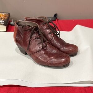 Elegant Burgundy Lace-Up Ankle Boots